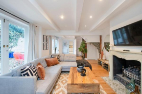 The Falkland Hideaway - Modern 2BDR with Garden